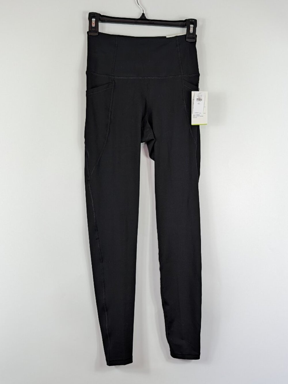 Old Navy Elevate High Rise Go-Dry 7/8 Leggings Black Size Small Tall NWT